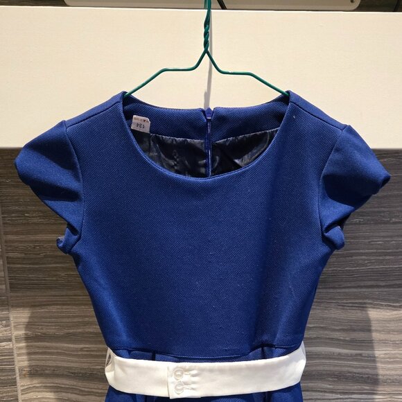 Girls Blue Cap Sleeve Dress with White Belt Size 6 - Picture 3 of 4